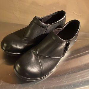 Black Clark’s slip on loafers